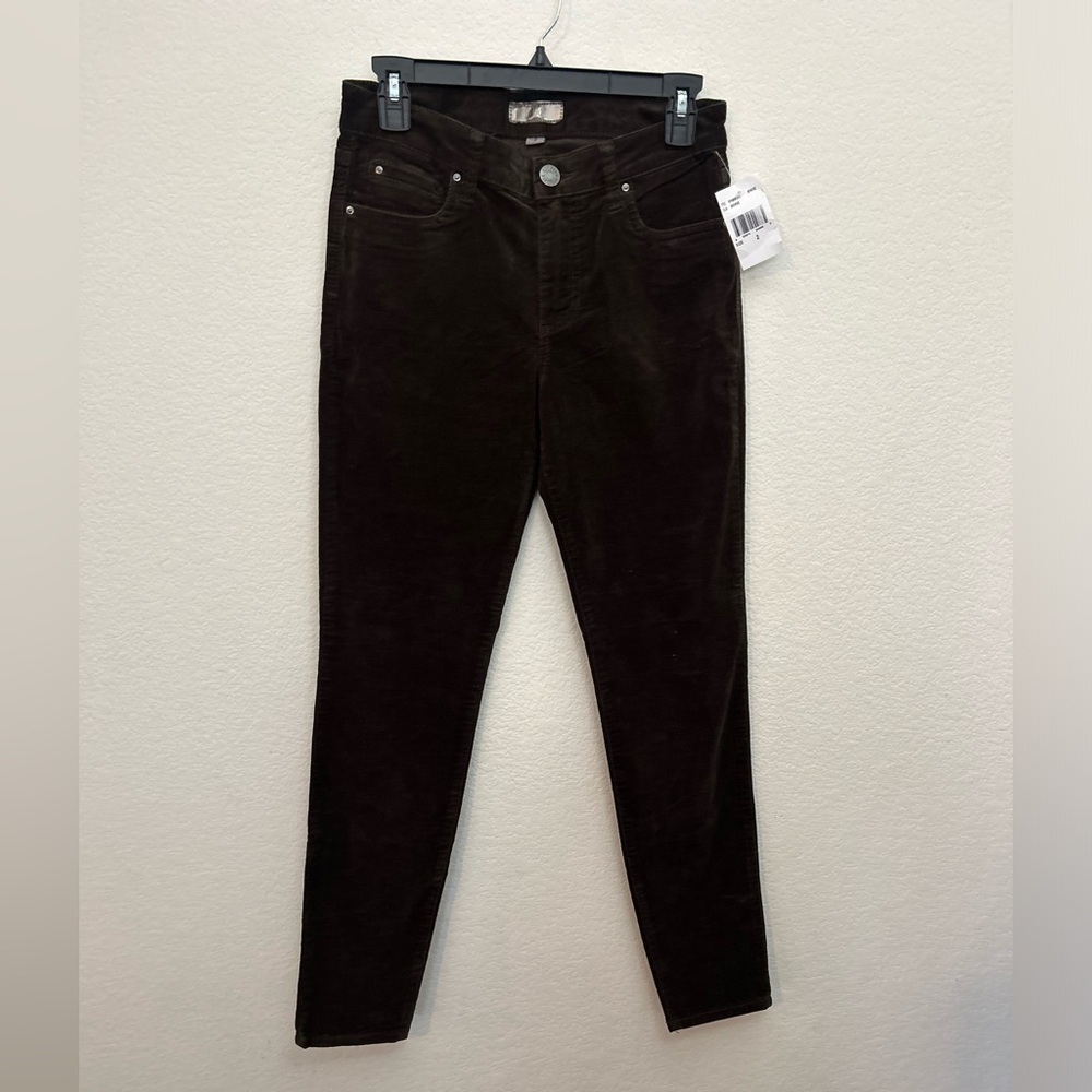 NWT Kut From The Kloth Diana Skinny Women's Corduroy
In Brownie Size 2